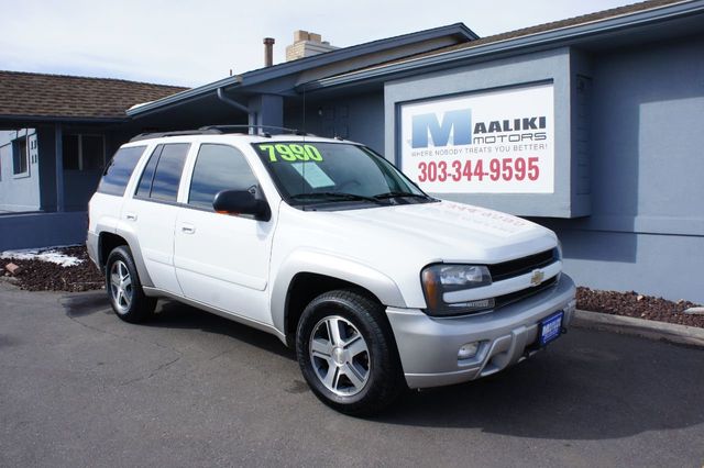 white chevy trailblazer 2005