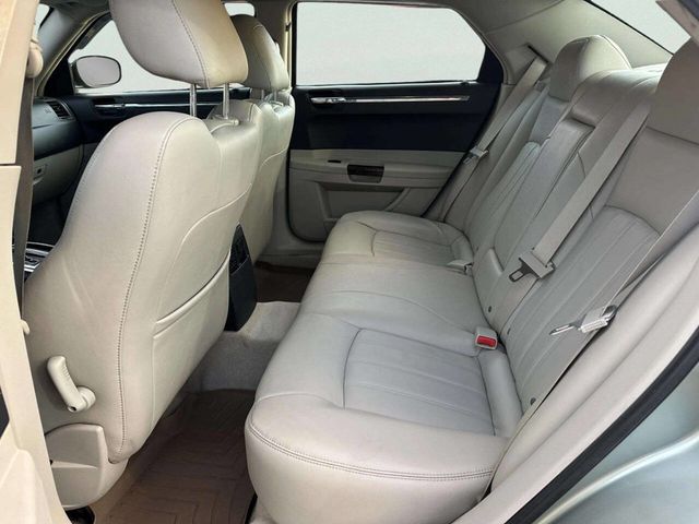 2005 Chrysler 300 4dr Sedan 300C *Ltd Avail* - 22982594 - 10