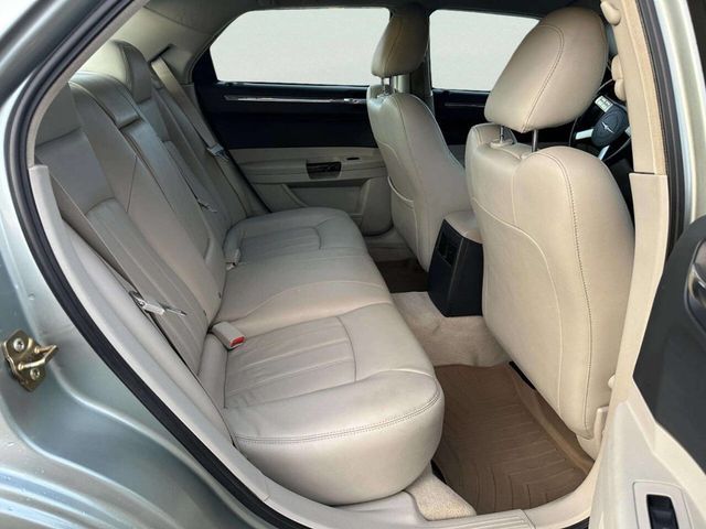 2005 Chrysler 300 4dr Sedan 300C *Ltd Avail* - 22982594 - 14