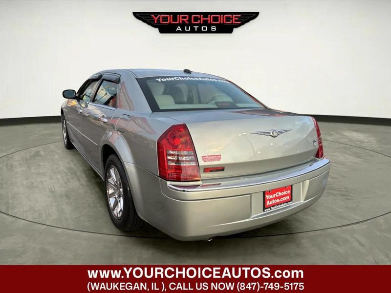 2005 Chrysler 300 4dr Sedan 300C *Ltd Avail* - 22982594 - 2