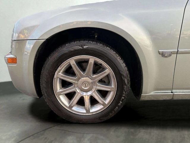 2005 Chrysler 300 4dr Sedan 300C *Ltd Avail* - 22982594 - 32