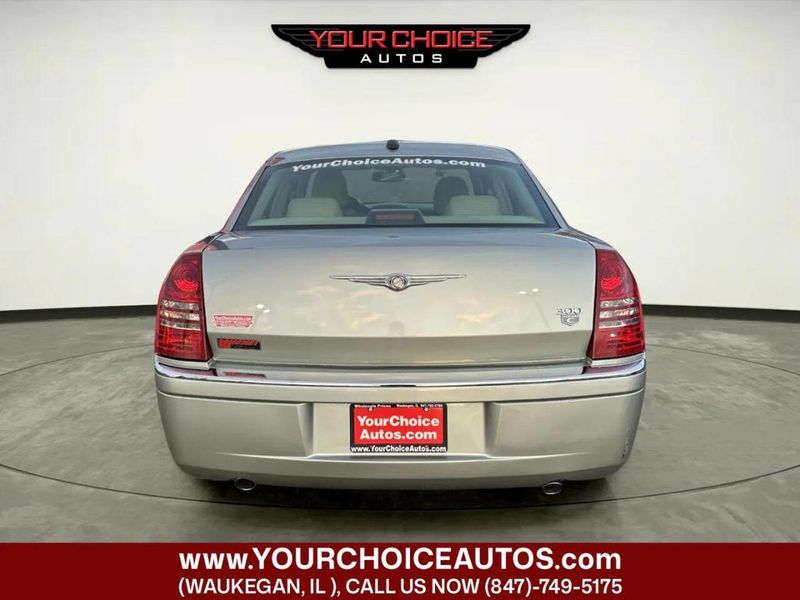 2005 Chrysler 300 4dr Sedan 300C *Ltd Avail* - 22982594 - 3