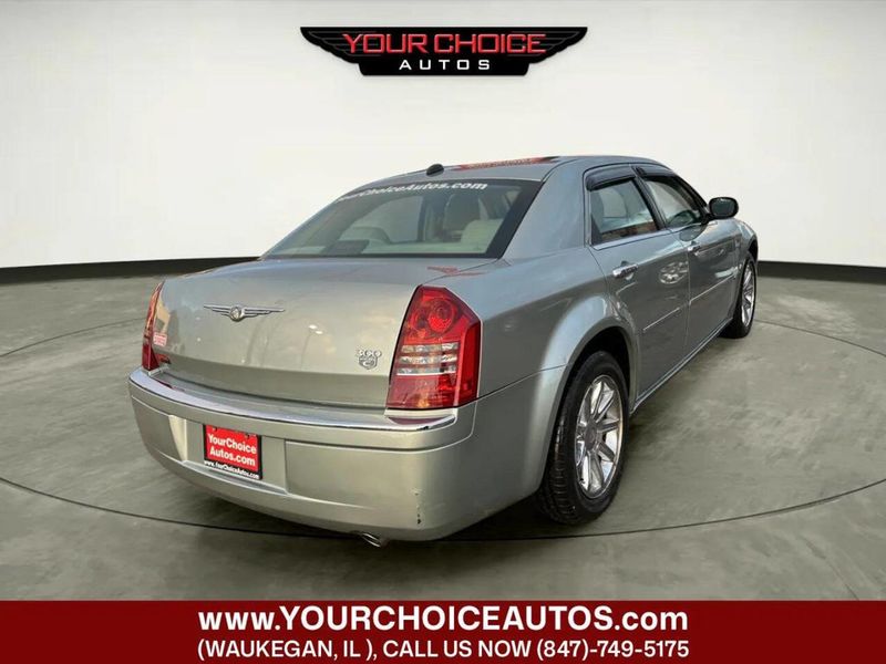 2005 Chrysler 300 4dr Sedan 300C *Ltd Avail* - 22982594 - 4