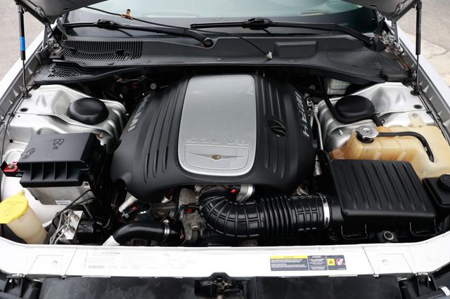 2005 Chrysler 300 4dr Sedan 300C *Ltd Avail* - 22940198 - 19