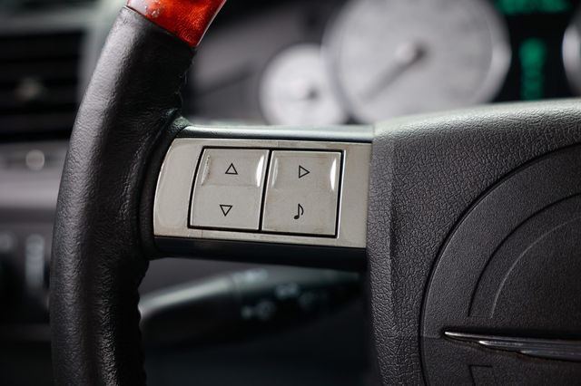 2005 Chrysler 300 4dr Sedan 300C *Ltd Avail* - 22940198 - 26