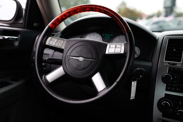 2005 Chrysler 300 4dr Sedan 300C *Ltd Avail* - 22940198 - 28