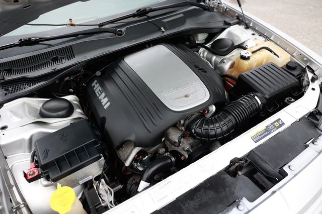 2005 Chrysler 300 4dr Sedan 300C *Ltd Avail* - 22940198 - 46