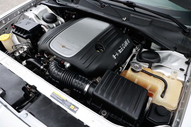 2005 Chrysler 300 4dr Sedan 300C *Ltd Avail* - 22940198 - 47