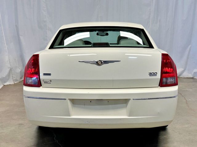 2005 Chrysler 300 4dr Sedan 300 Touring AWD *Ltd Avail* - 23035365 - 9