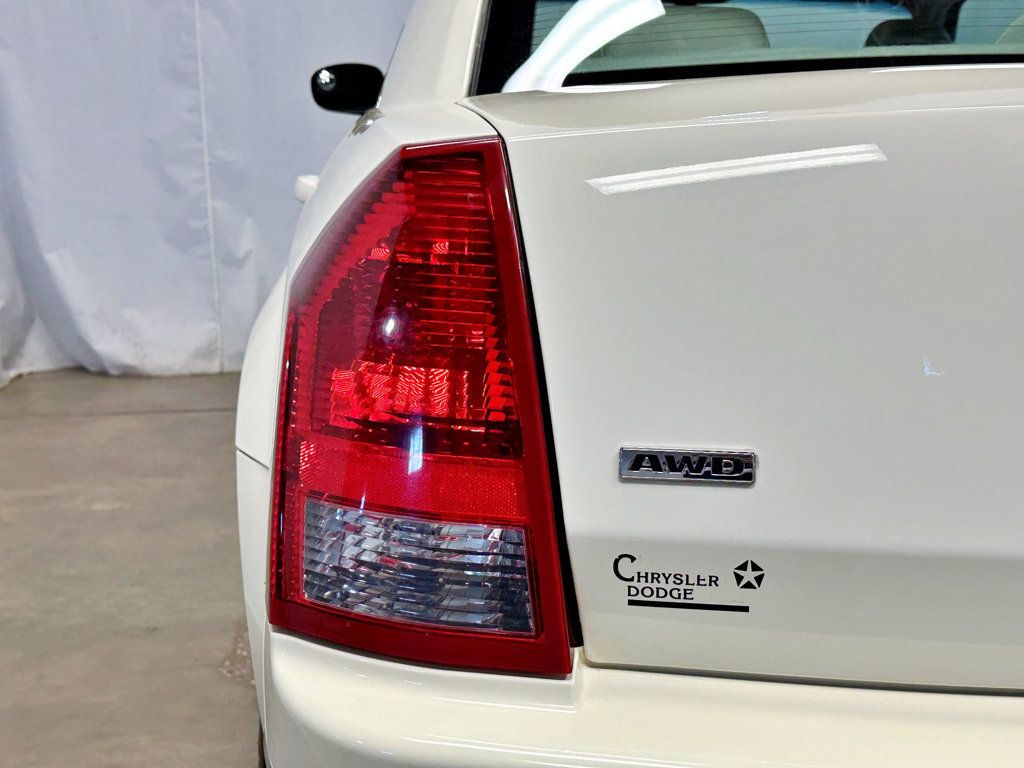2005 Chrysler 300 4dr Sedan 300 Touring AWD *Ltd Avail* - 23035365 - 10