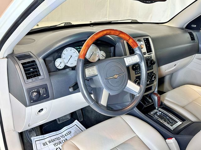 2005 Chrysler 300 4dr Sedan 300 Touring AWD *Ltd Avail* - 23035365 - 19