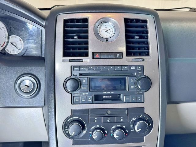 2005 Chrysler 300 4dr Sedan 300 Touring AWD *Ltd Avail* - 23035365 - 23