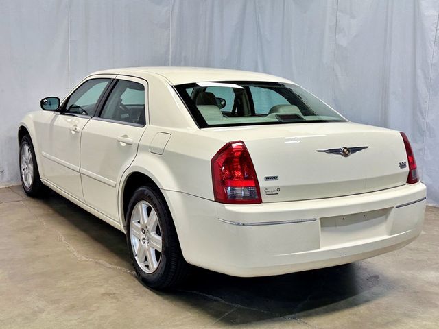 2005 Chrysler 300 4dr Sedan 300 Touring AWD *Ltd Avail* - 23035365 - 8