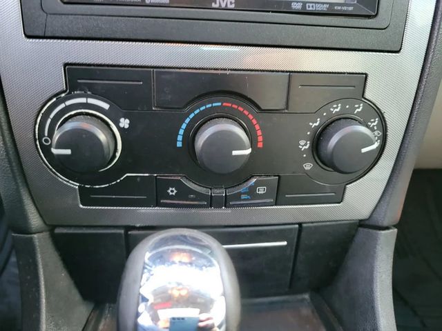 2005 Chrysler 300 Touring Sedan 4D - 22932423 - 26