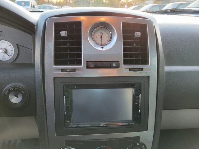 2005 Chrysler 300 Touring Sedan 4D - 22932423 - 27