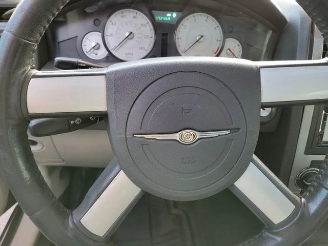 2005 Chrysler 300 Touring Sedan 4D - 22932423 - 31