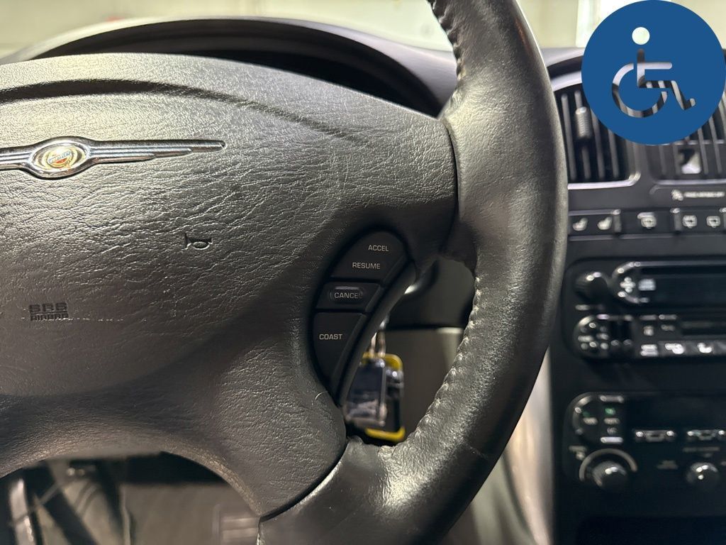 2005 Chrysler Town & Country 4dr LWB Touring FWD - 23022286 - 12