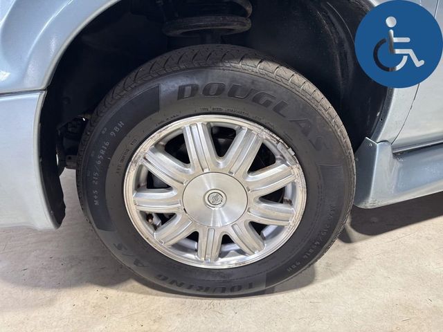 2005 Chrysler Town & Country 4dr LWB Touring FWD - 23022286 - 1