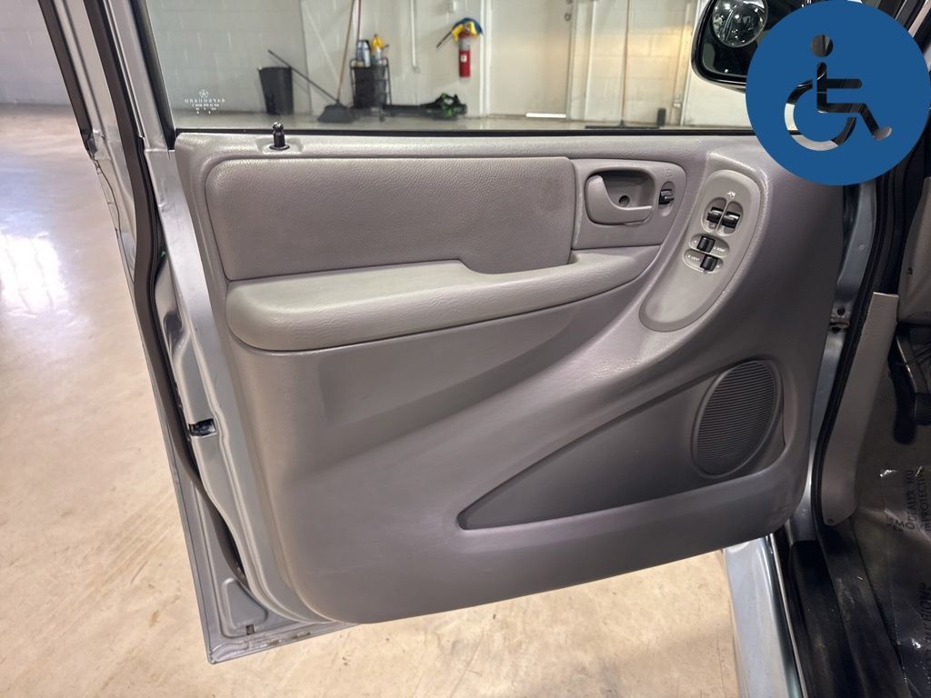 2005 Chrysler Town & Country 4dr LWB Touring FWD - 23022286 - 23