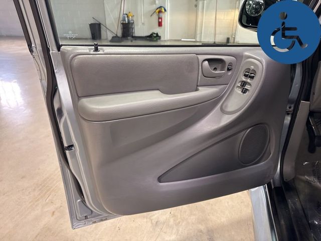 2005 Chrysler Town & Country 4dr LWB Touring FWD - 23022286 - 23