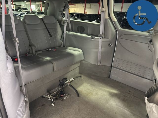 2005 Chrysler Town & Country 4dr LWB Touring FWD - 23022286 - 37