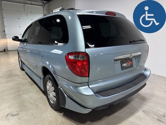 2005 Chrysler Town & Country 4dr LWB Touring FWD - 23022286 - 4