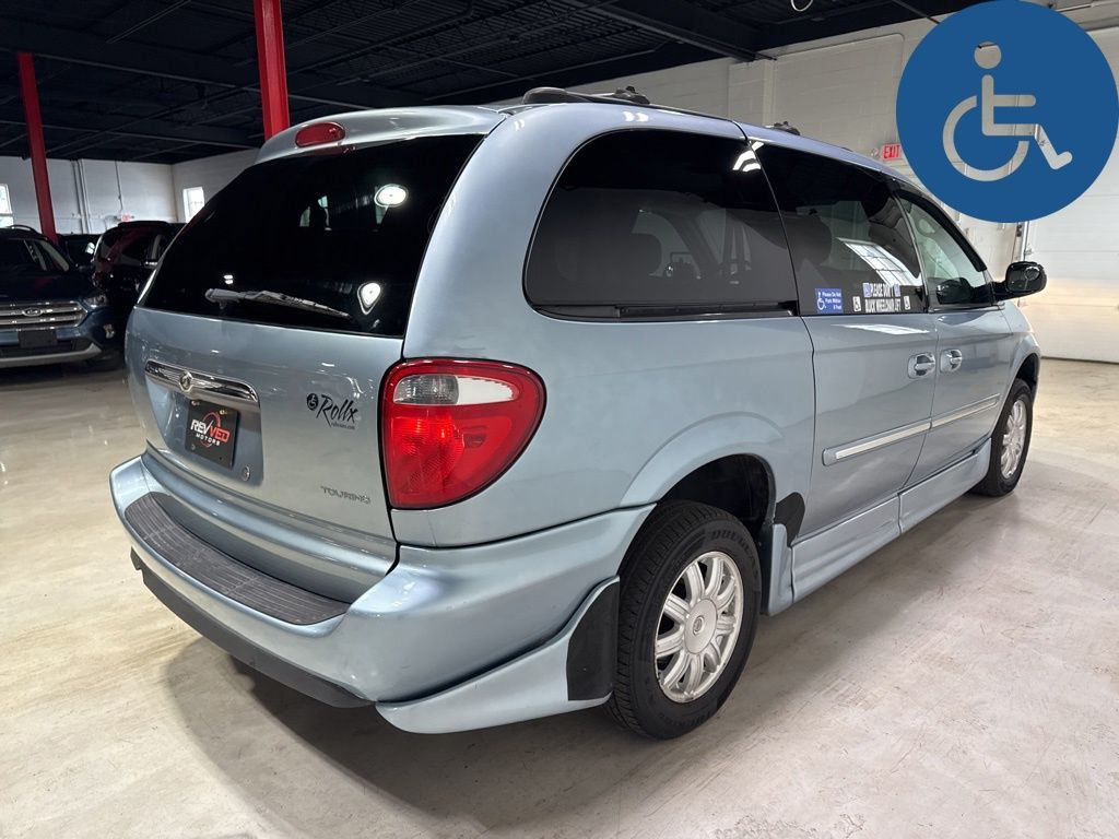 2005 Chrysler Town & Country 4dr LWB Touring FWD - 23022286 - 6