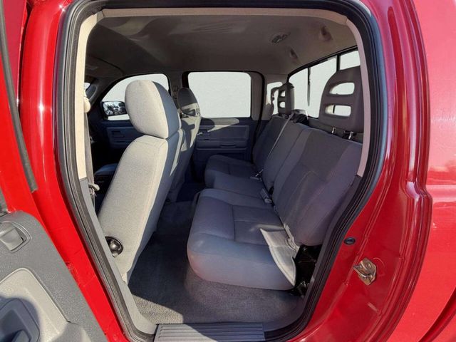 2005 Dodge Dakota SLT 4dr Quad Cab 4WD SB - 22995689 - 17