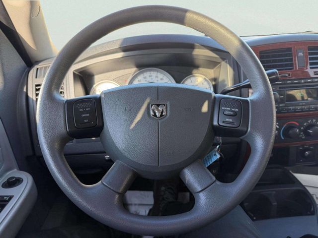 2005 Dodge Dakota SLT 4dr Quad Cab 4WD SB - 22995689 - 26