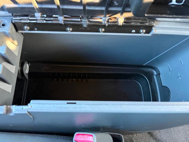 2005 Dodge Dakota SLT 4dr Quad Cab 4WD SB - 22995689 - 35