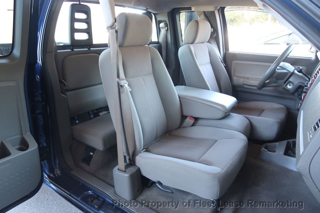 2005 Dodge Dakota Club Cab Dakota 4WD Club Cab LST  - 22945361 - 24