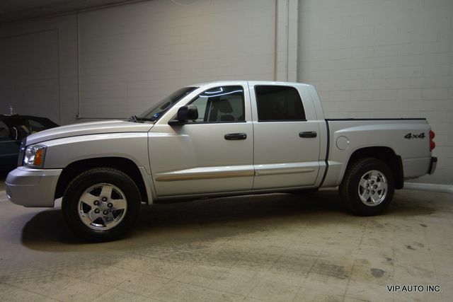 2005 Dodge Dakota Quad Cab SLT Pickup 4D 5 1/2 ft - 23002168 - 30
