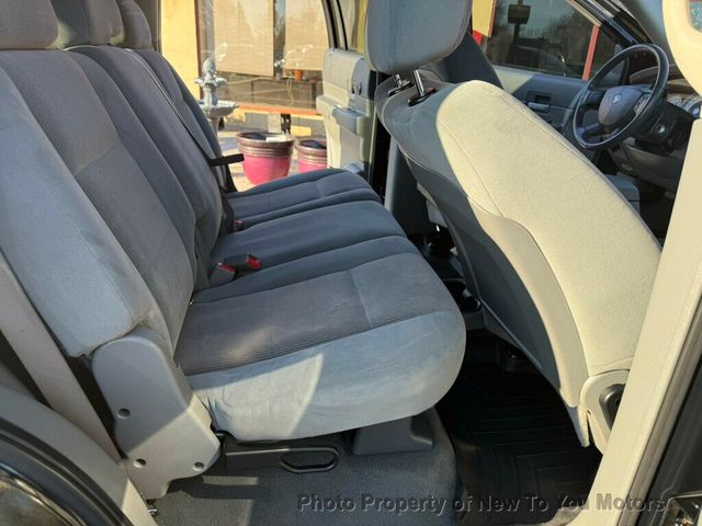 2005 Dodge Durango 4dr 4WD SLT - 22974529 - 11