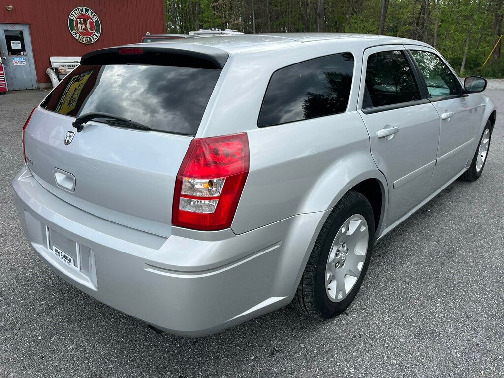 2005 Dodge Magnum Classic Mopar Station Wagon - 23019083 - 3