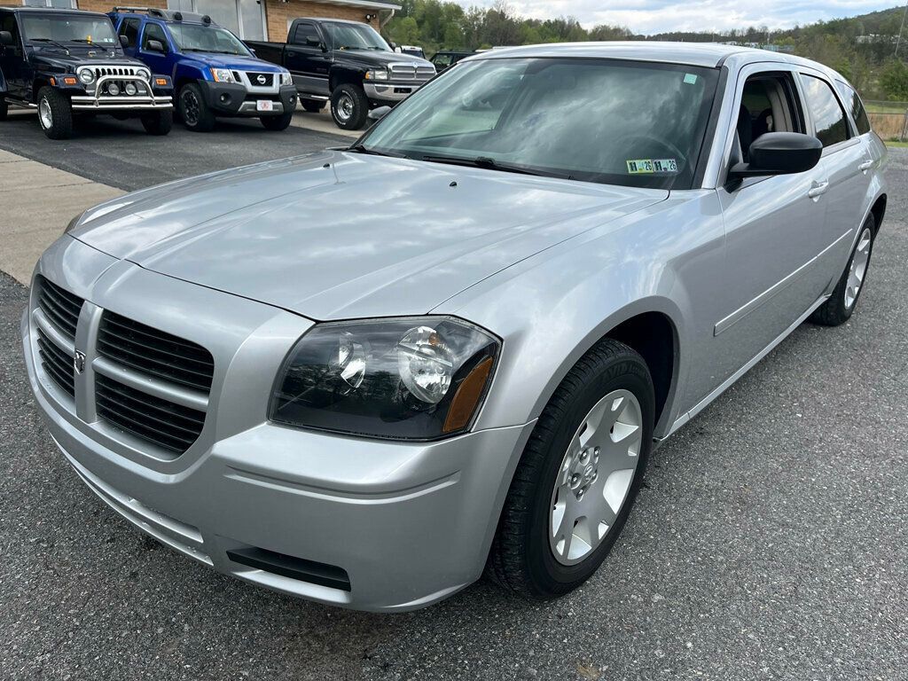 2005 Dodge Magnum Classic Mopar Station Wagon - 23019083 - 4
