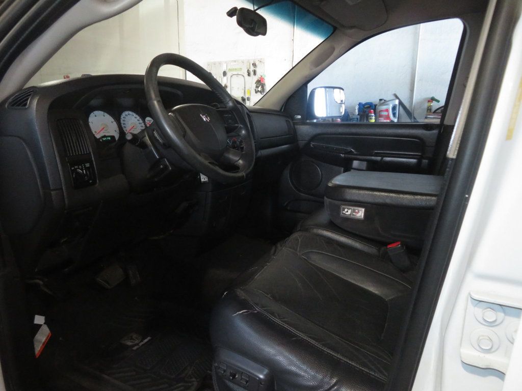 2005 Dodge Ram 3500 SLT photo 16