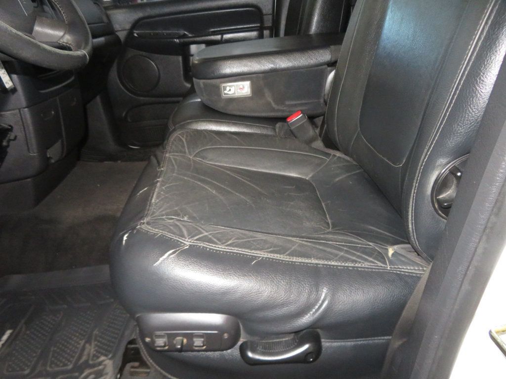 2005 Dodge Ram 3500 SLT photo 17