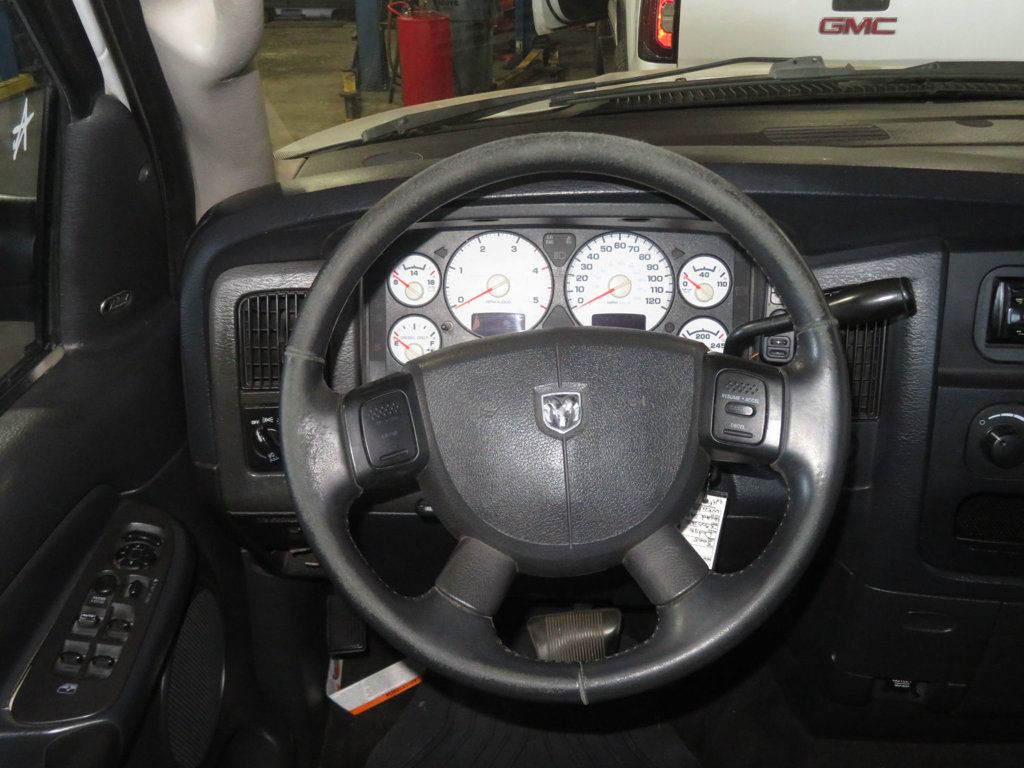 2005 Dodge Ram 3500 SLT photo 26