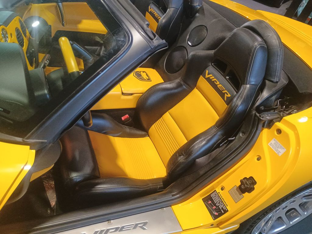 2005 Dodge Viper 2dr Convertible SRT10 Clean Carfax - 22982613 - 24