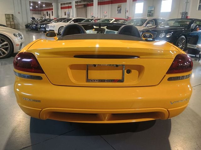 2005 Dodge Viper 2dr Convertible SRT10 Clean Carfax - 22982613 - 4
