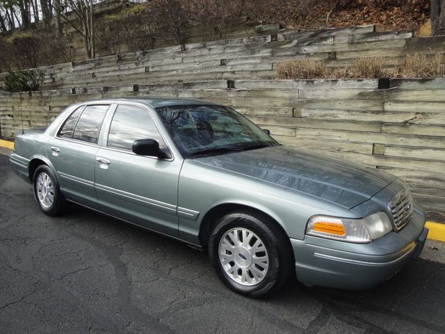 2005 Ford Crown Victoria LX-EDITION, LOADED, LOW-MILES. EXTRA-CLEAN - 22961981 - 0