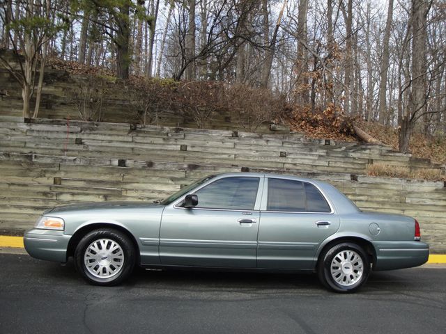 2005 Ford Crown Victoria LX-EDITION, LOADED, LOW-MILES. EXTRA-CLEAN - 22961981 - 9