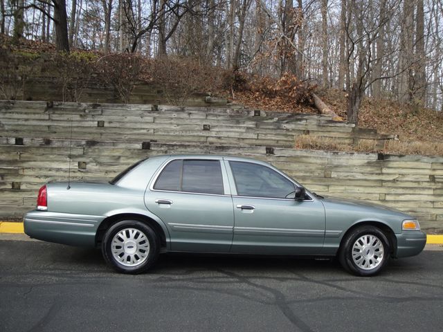 2005 Ford Crown Victoria LX-EDITION, LOADED, LOW-MILES. EXTRA-CLEAN - 22961981 - 14