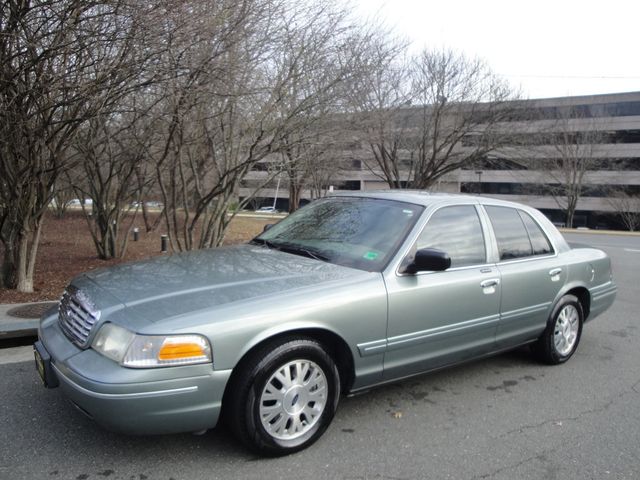 2005 Ford Crown Victoria LX-EDITION, LOADED, LOW-MILES. EXTRA-CLEAN - 22961981 - 1