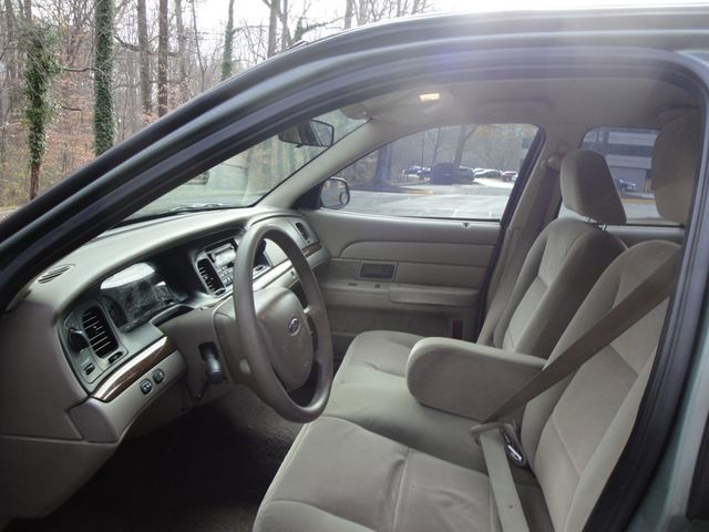 2005 Ford Crown Victoria LX-EDITION, LOADED, LOW-MILES. EXTRA-CLEAN - 22961981 - 28