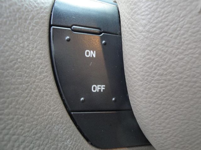 2005 Ford Crown Victoria LX-EDITION, LOADED, LOW-MILES. EXTRA-CLEAN - 22961981 - 34