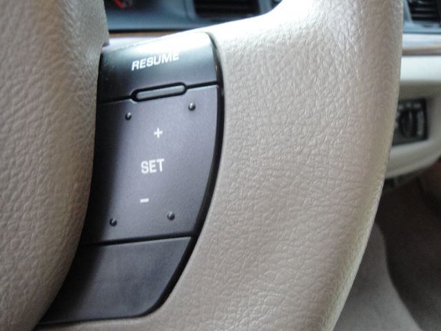 2005 Ford Crown Victoria LX-EDITION, LOADED, LOW-MILES. EXTRA-CLEAN - 22961981 - 35