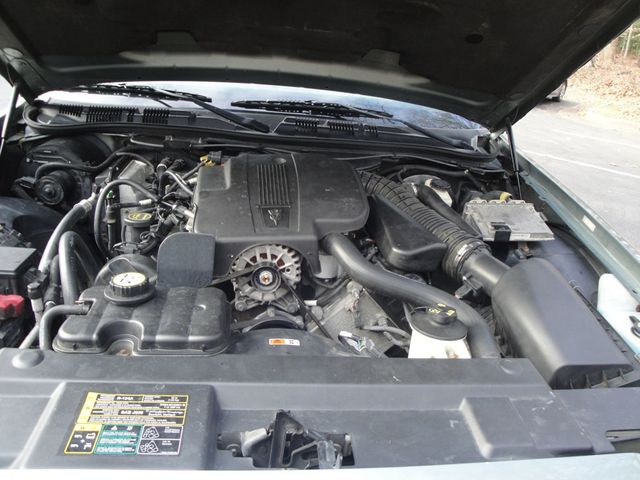 2005 Ford Crown Victoria LX-EDITION, LOADED, LOW-MILES. EXTRA-CLEAN - 22961981 - 39