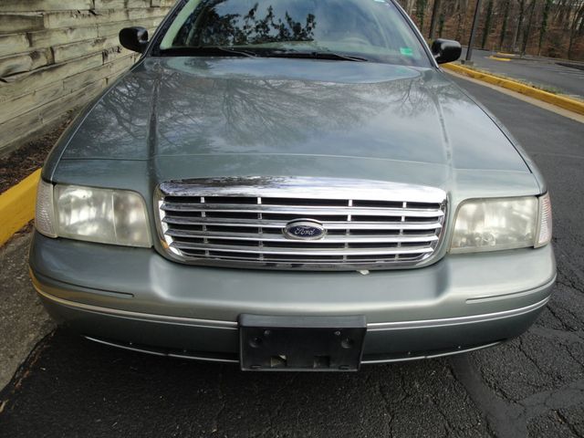 2005 Ford Crown Victoria LX-EDITION, LOADED, LOW-MILES. EXTRA-CLEAN - 22961981 - 43