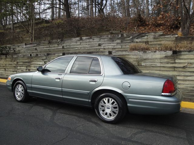 2005 Ford Crown Victoria LX-EDITION, LOADED, LOW-MILES. EXTRA-CLEAN - 22961981 - 7